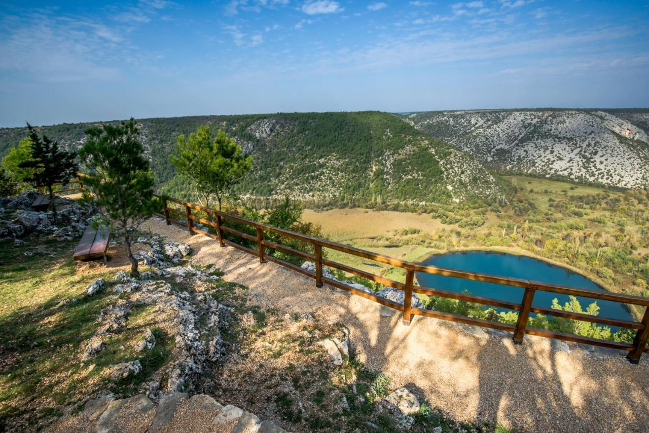 Experience * Szybenik